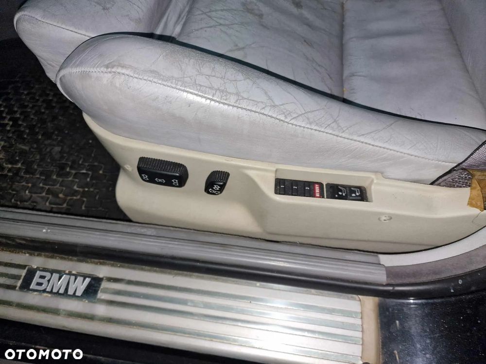 BMW Seria 5 540i - 31