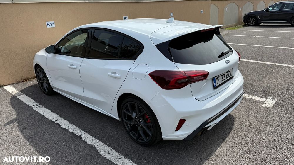 Ford Focus 2.3 Ecoboost 6MT ST X - 21