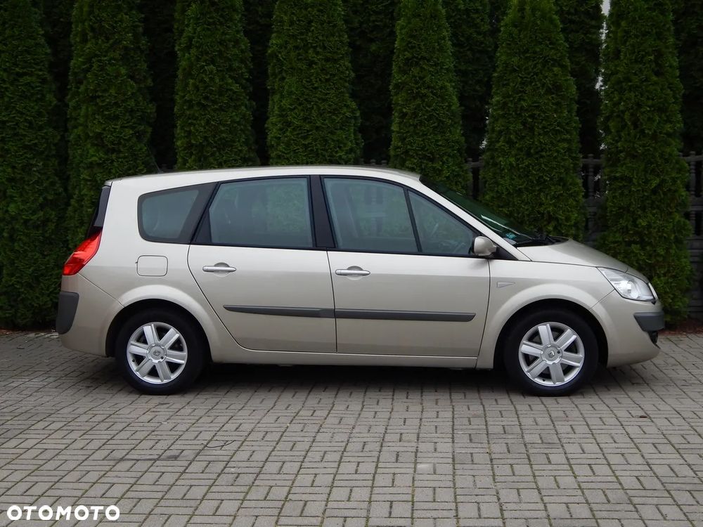 Renault Grand Scenic - 8