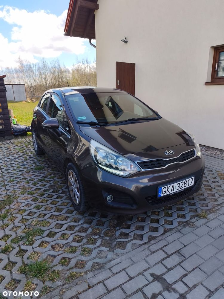 Kia Rio 1.2 L - 3