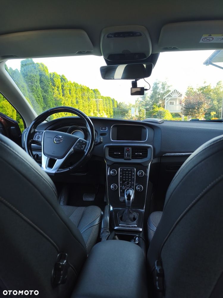 Volvo V40 Cross Country - 6
