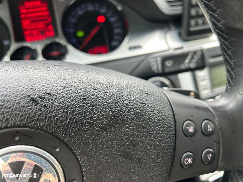 VW Passat Variant 2.0 TDi Highline DSG - 24