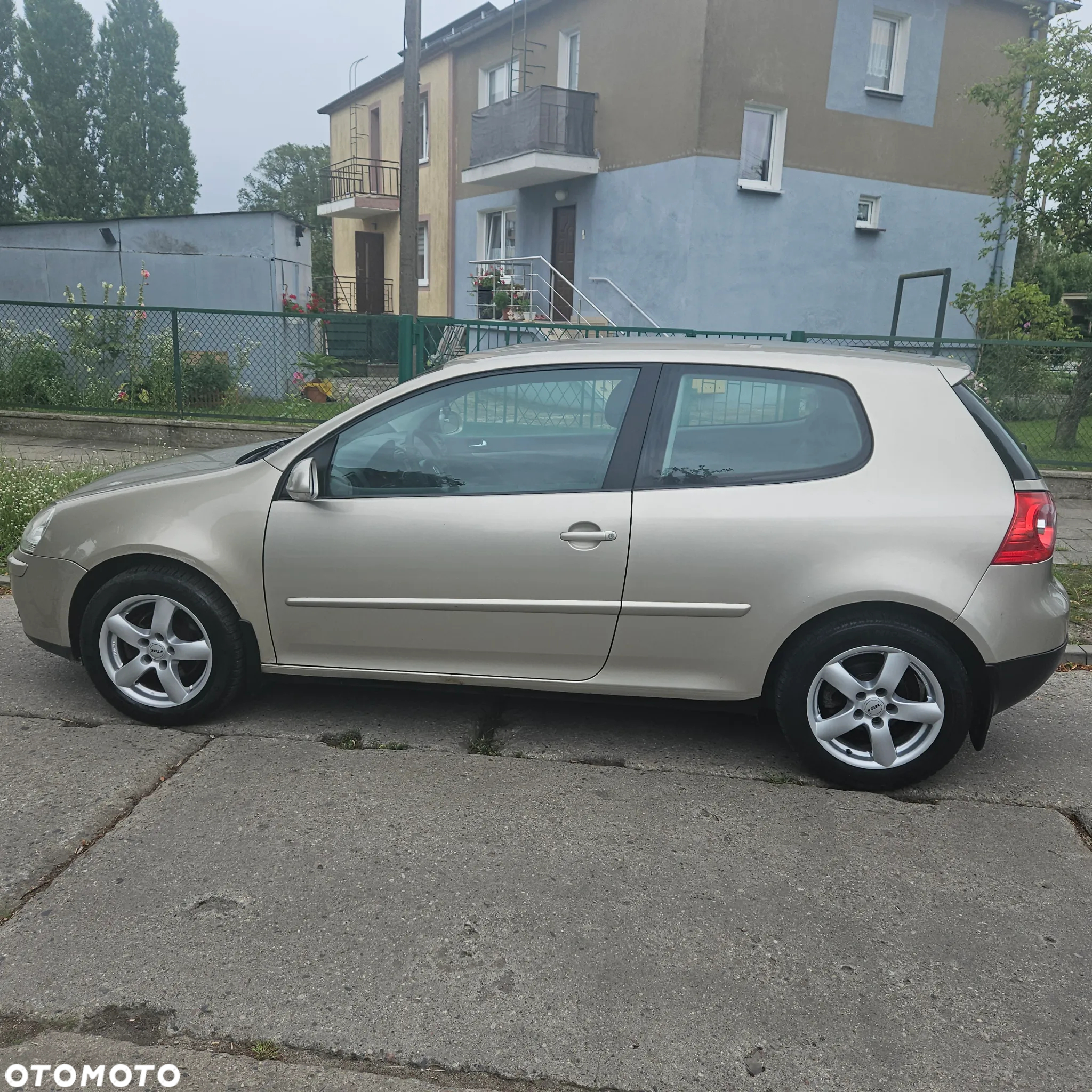 Volkswagen Golf V 1.6 Comfortline - 11
