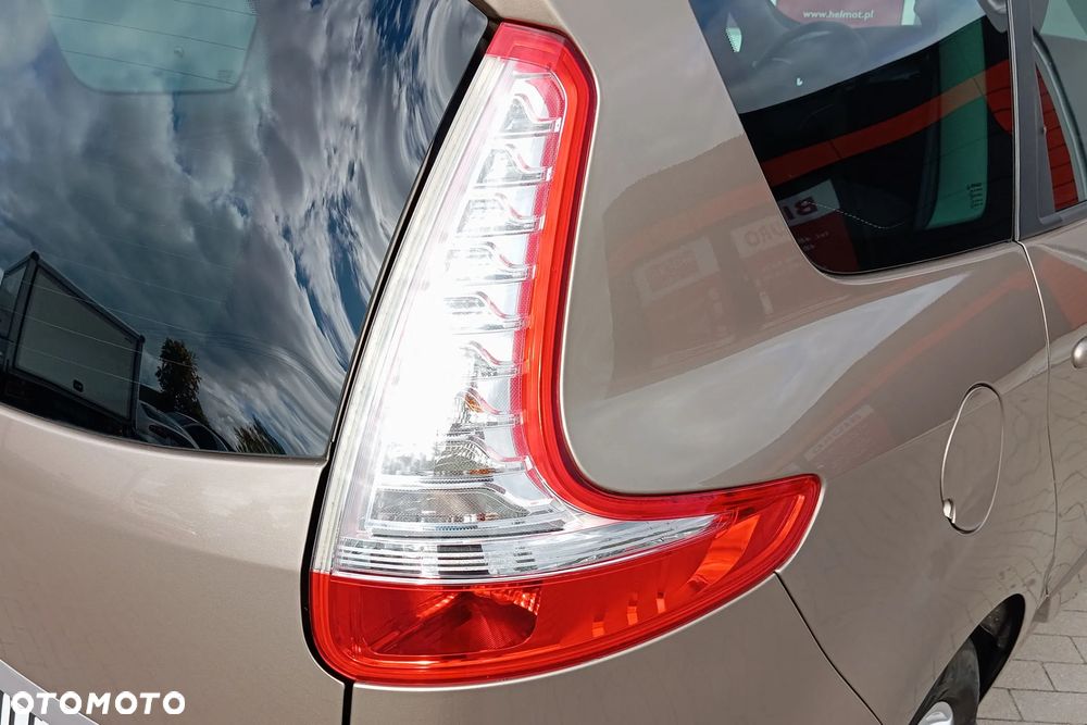 Renault Grand Scenic - 17