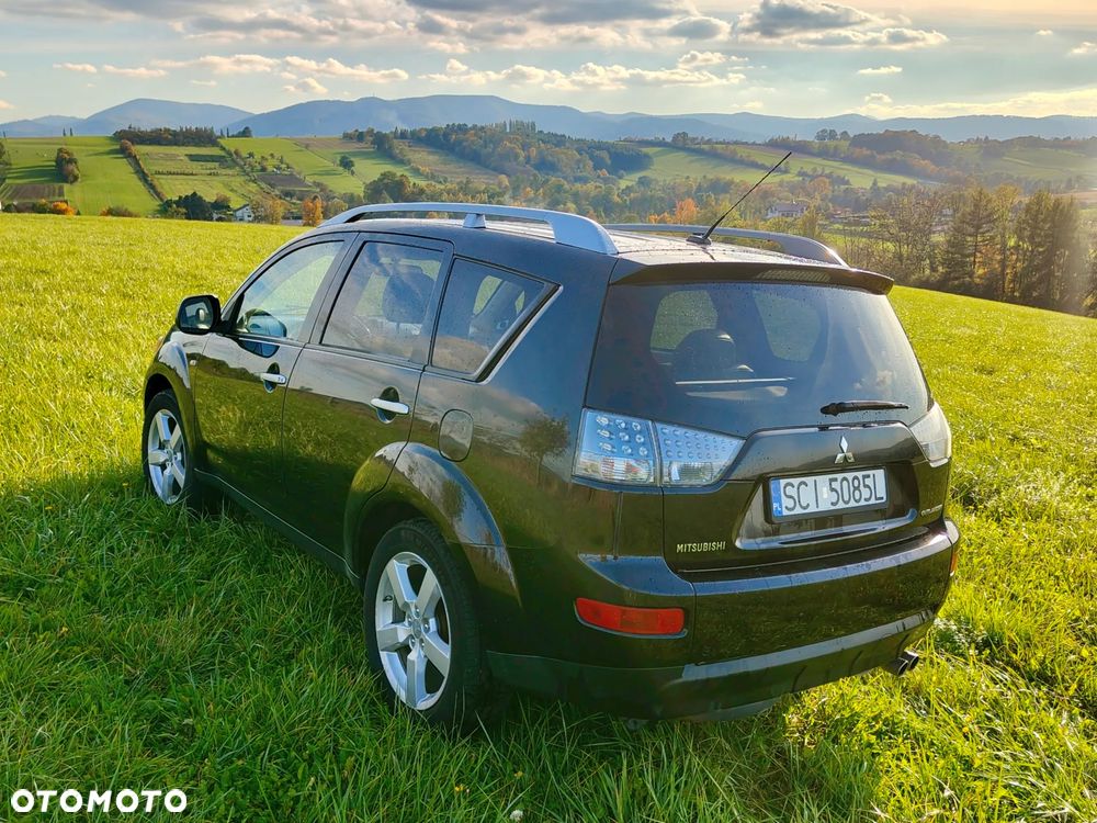 Mitsubishi Outlander 3.0 V6 XLS - 2