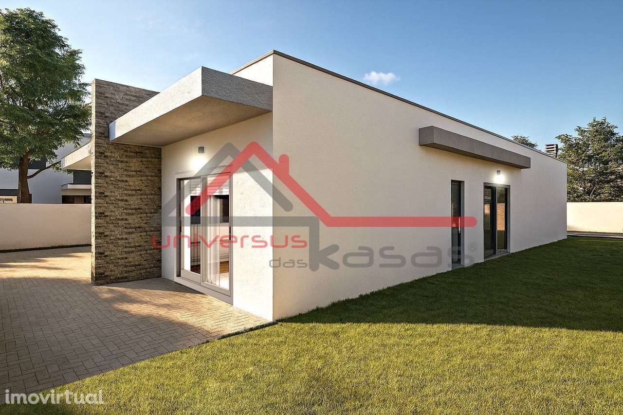 Moradia Nova Isolada V4 com Piscina e Jardim em Fernão Ferro - Grande imagem: 2/18
