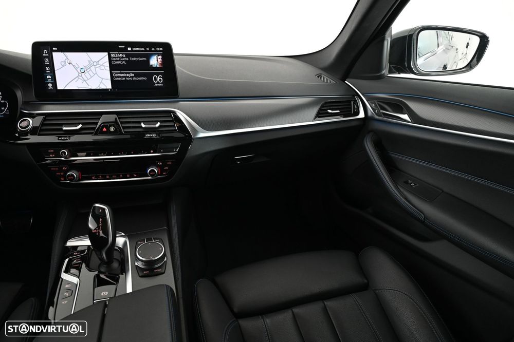 BMW 520 e Pack M - 16