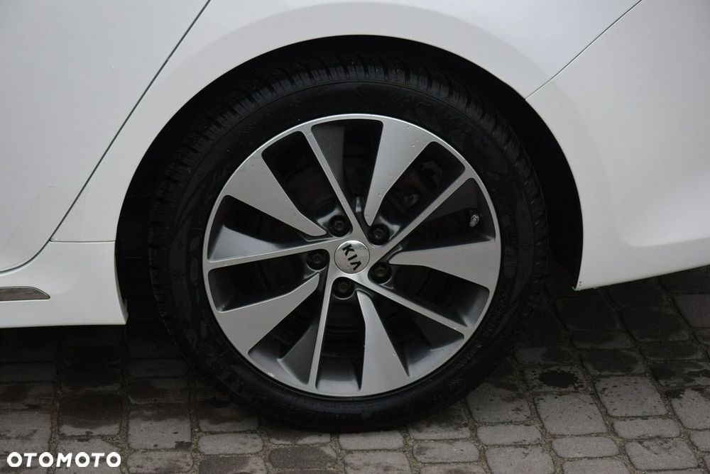 Kia Optima - 16