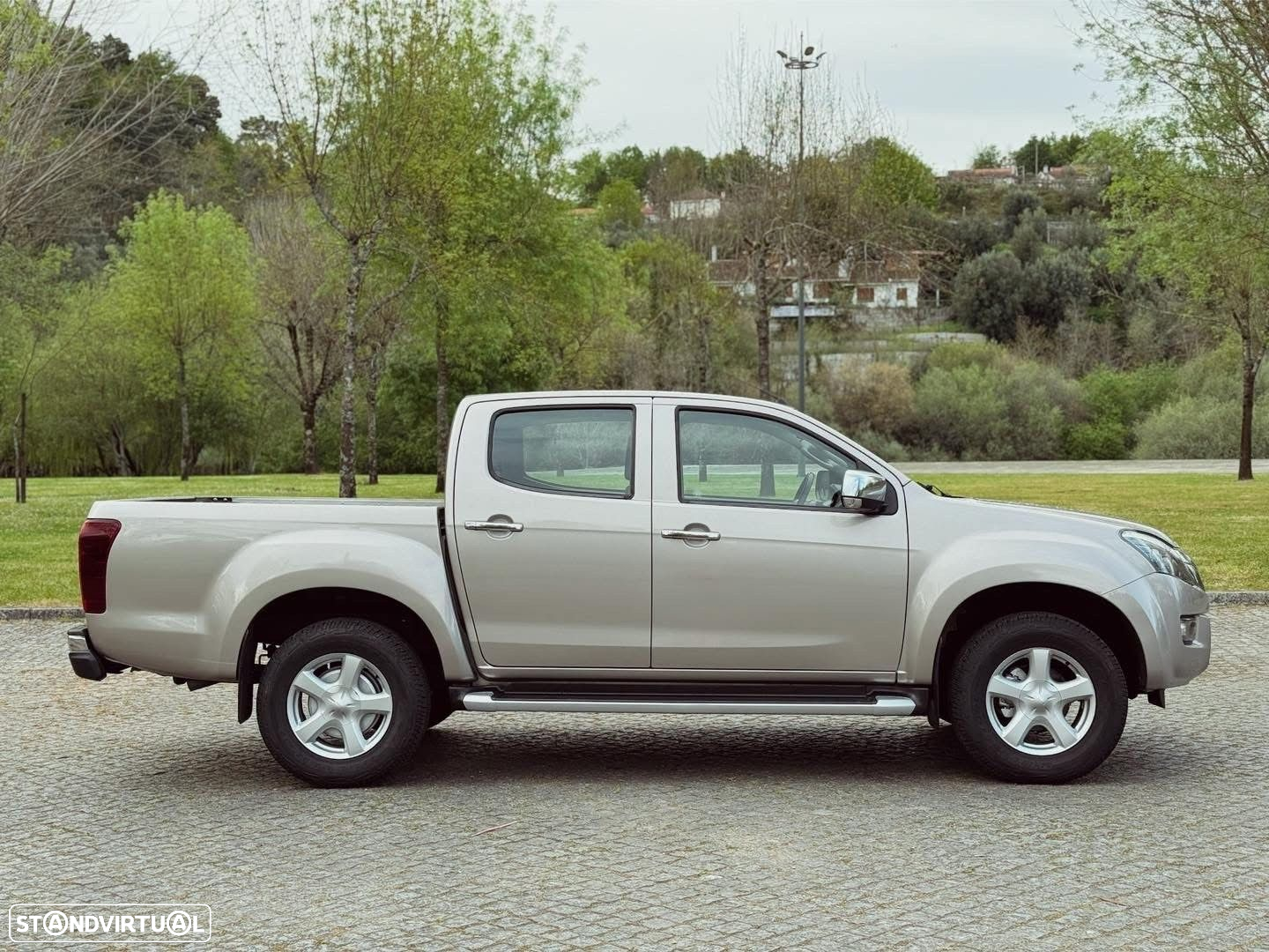 Isuzu D-Max 2.5 DTi CD 4WD LS - 11