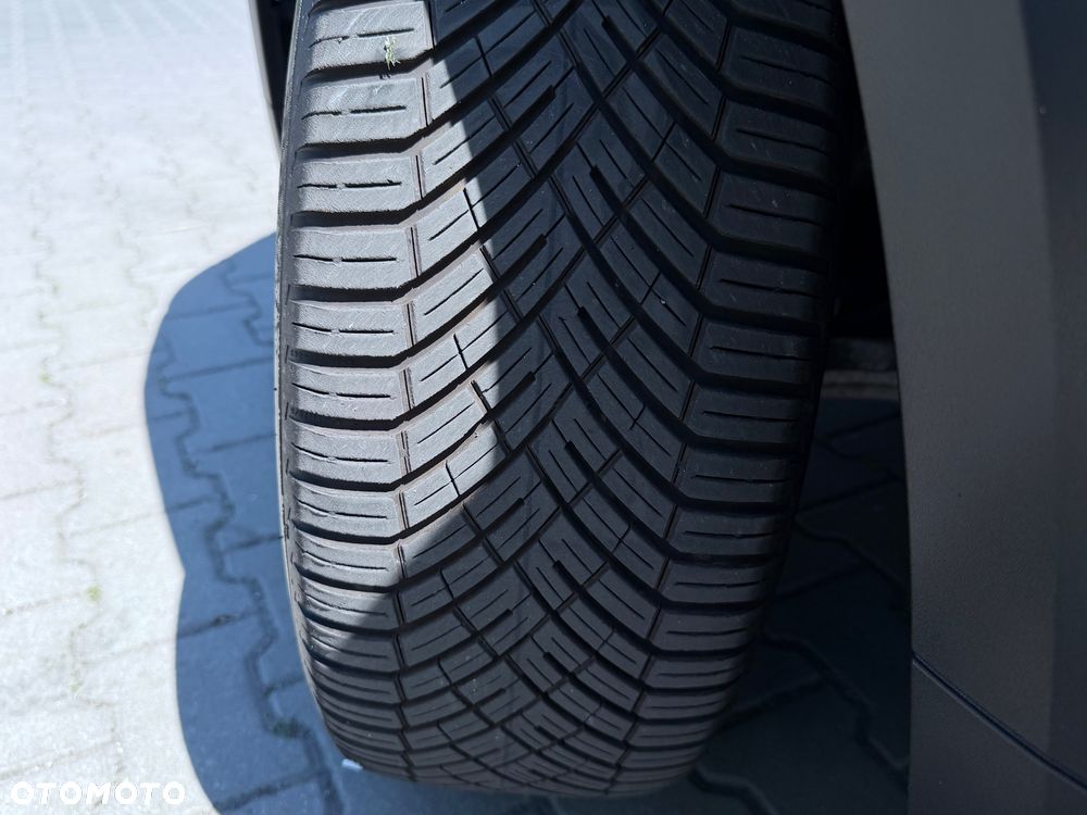 Mercedes-Benz GLB 200 7G-DCT AMG Line Advanced Plus - 37