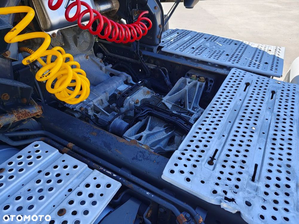 Mercedes-Benz ACTROS 1845 315/70R22,5 - 17