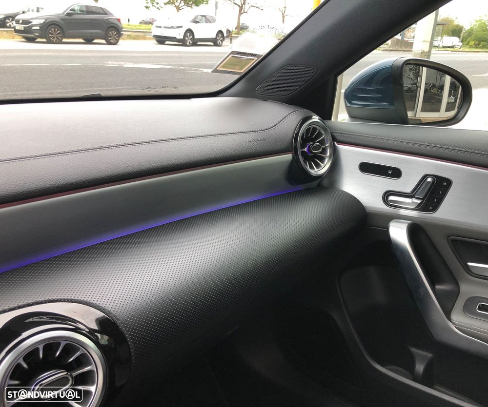 Mercedes-Benz A 250 e AMG Line - 32