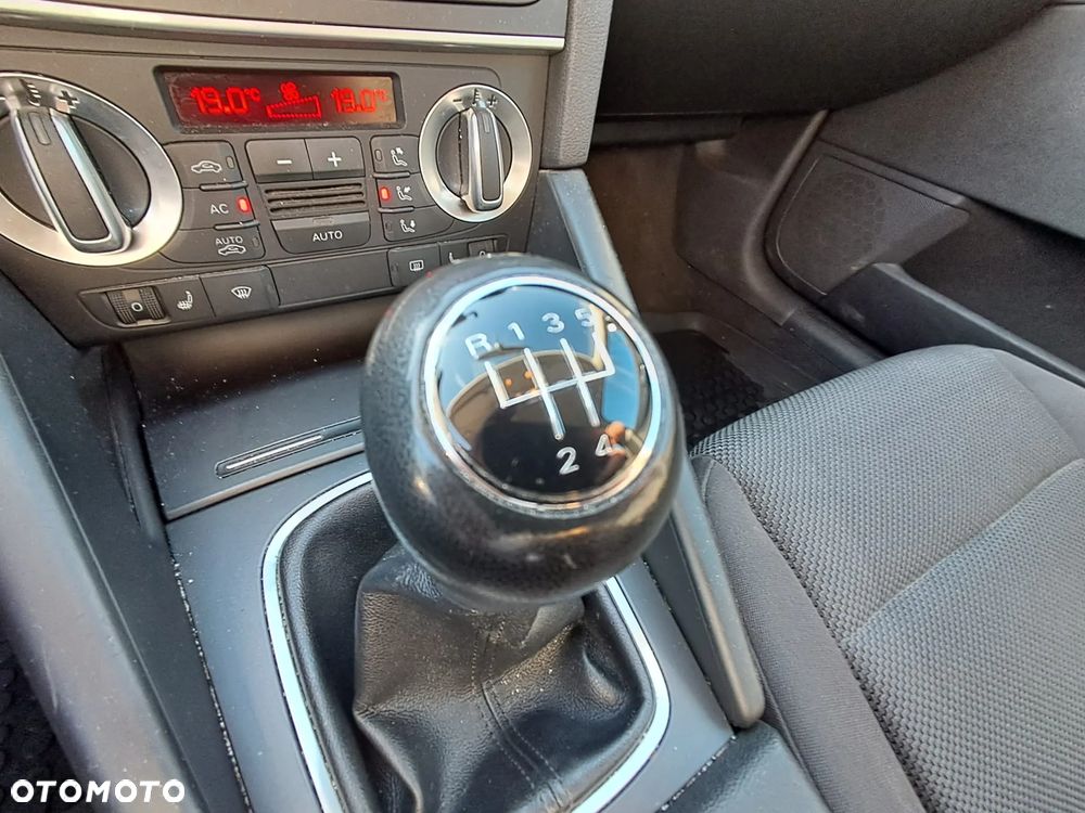 Audi A3 Sportback 1.6 Ambition - 11