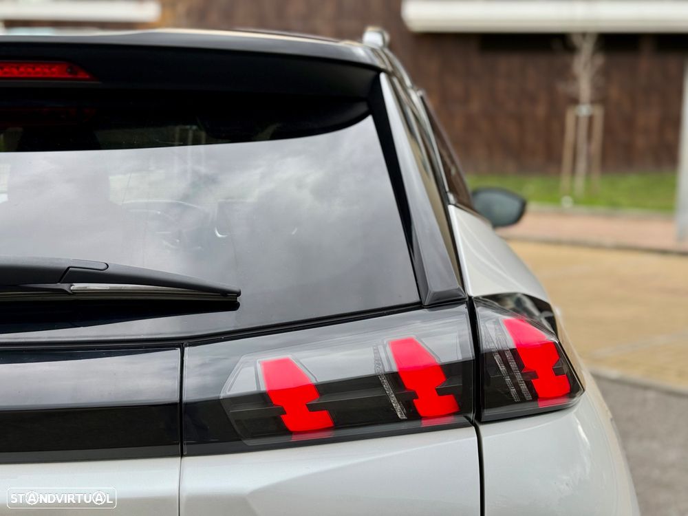 Peugeot 2008 PureTech 130 EAT8 GT - 17