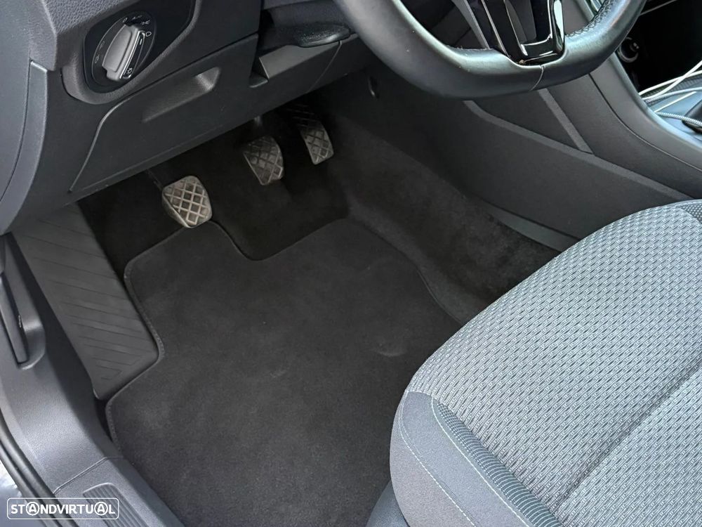 VW Touran 2.0 TDI Confortline - 21
