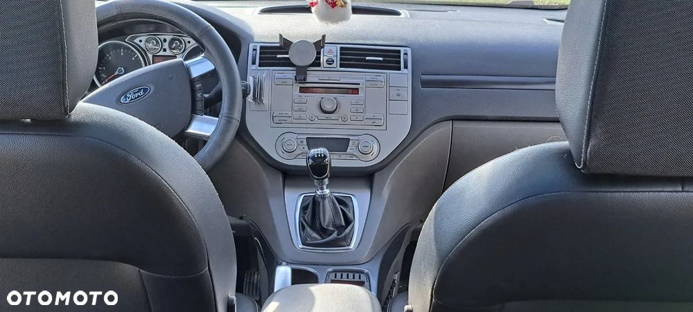 Ford Kuga 2.0 TDCi 2x4 Trend - 4