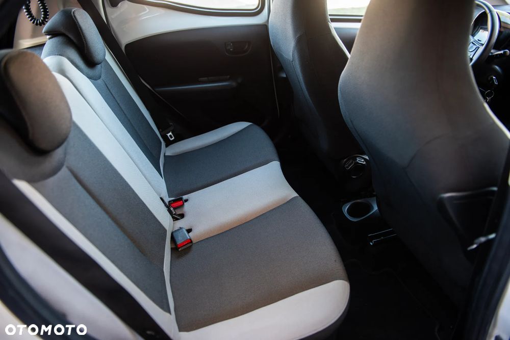 Toyota Aygo x-play Eco - 25