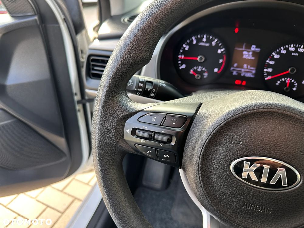 Kia Rio - 10