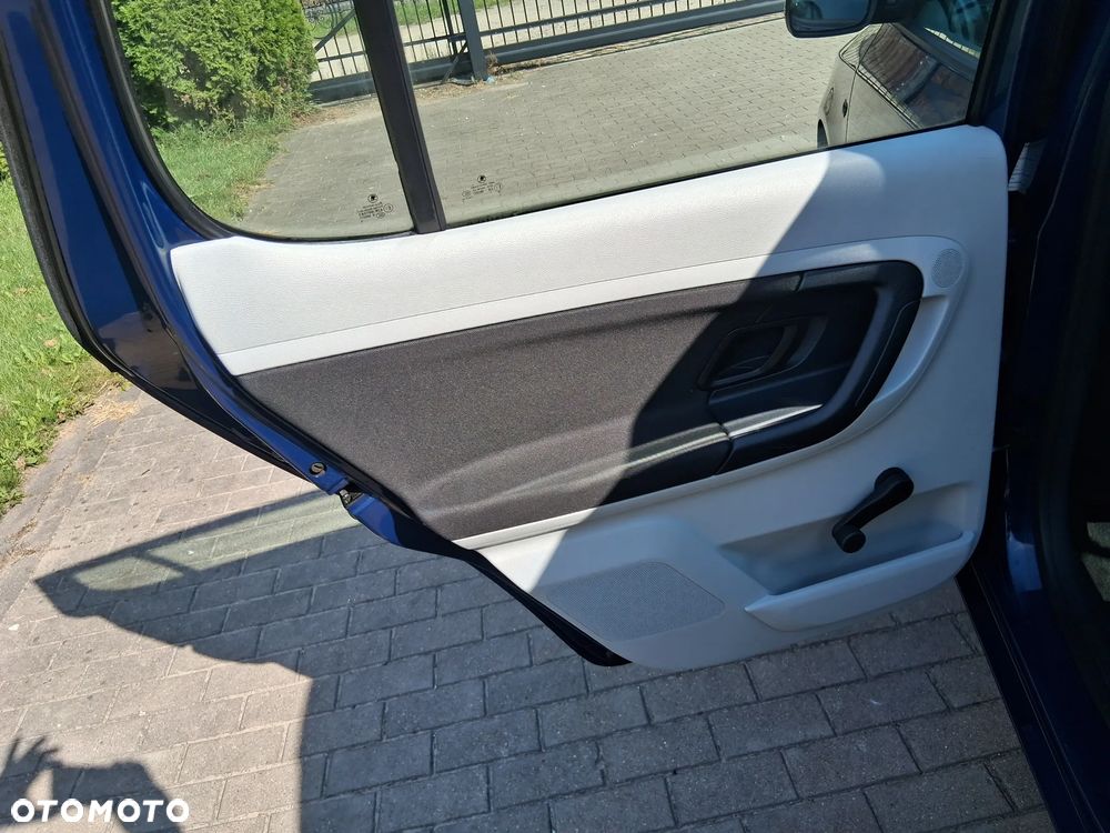 Skoda Fabia 1.2 HTP Ambiente - 20