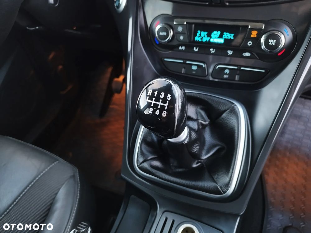 Ford Kuga 2.0 TDCi 4x4 Titanium - 23