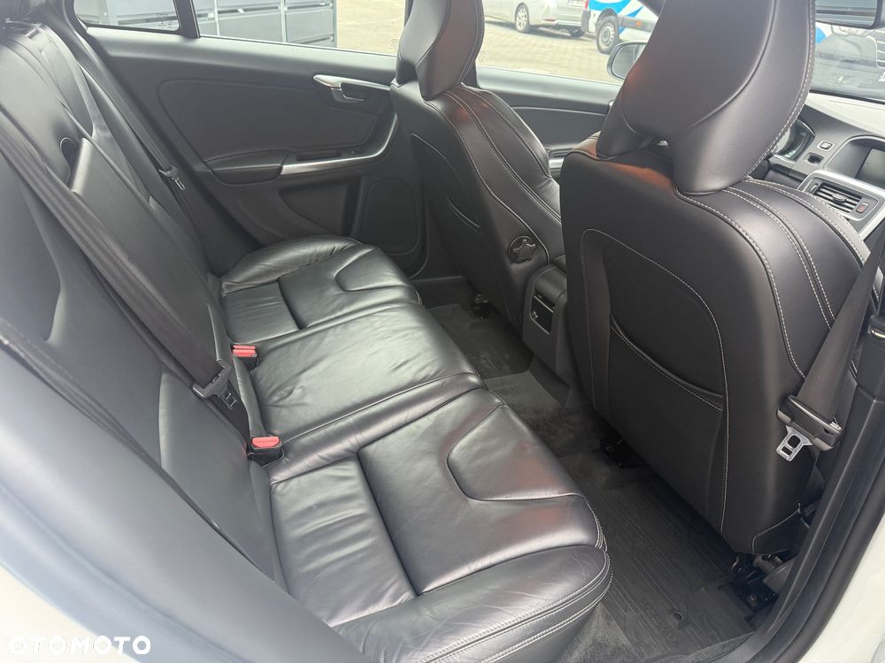 Volvo V60 T5 Geartronic Momentum - 10