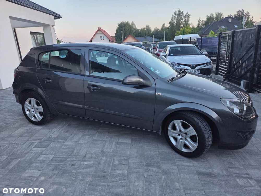 Opel Astra 1.6 Automatik Design Edition - 5