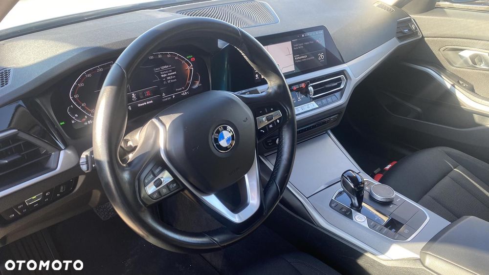 BMW Seria 3 318i Advantage - 10