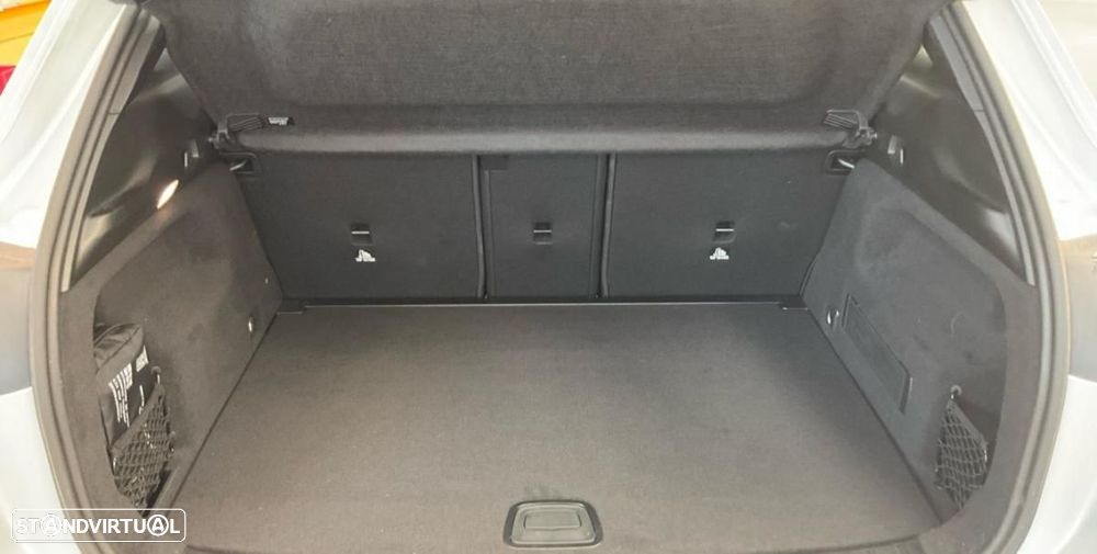 Mercedes-Benz GLA 180 7G-DCT Progressive - 9