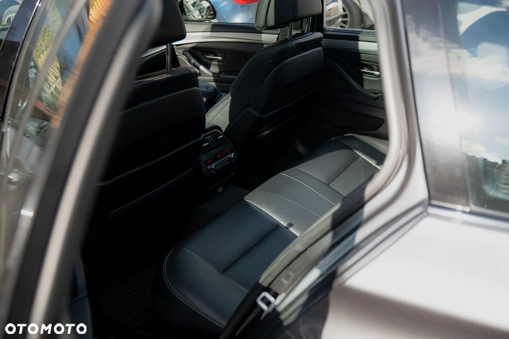 BMW Seria 5 535d xDrive - 16