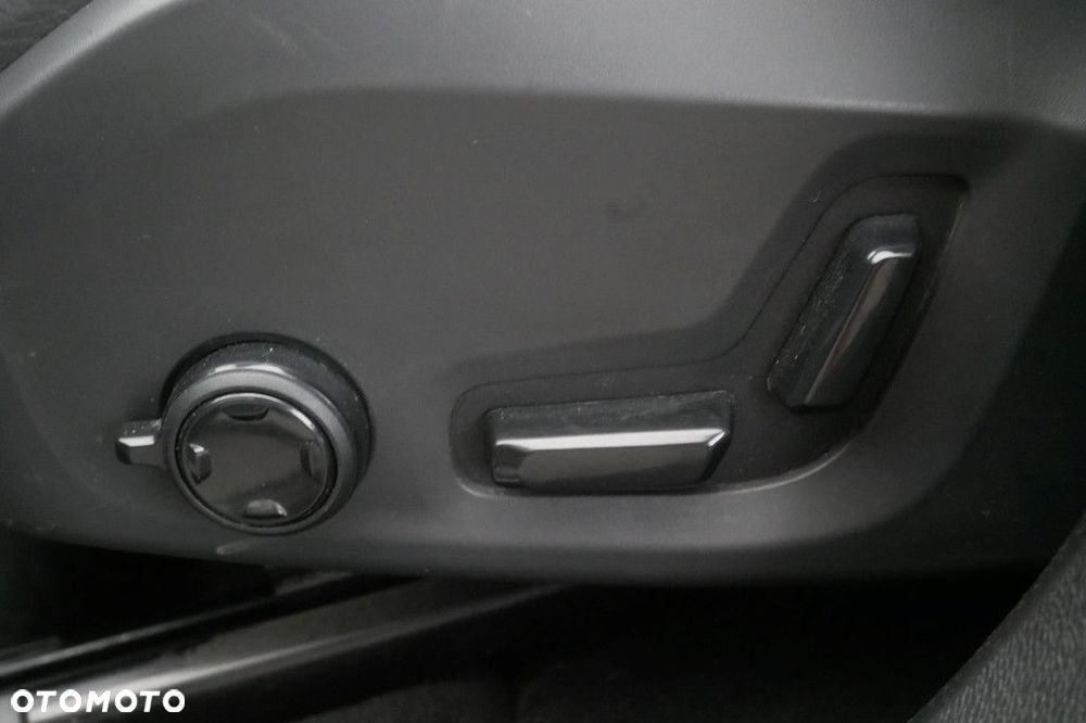 Volvo XC 60 - 30