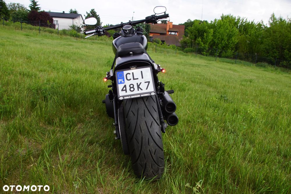 Harley-Davidson Dyna Fat Bob - 17