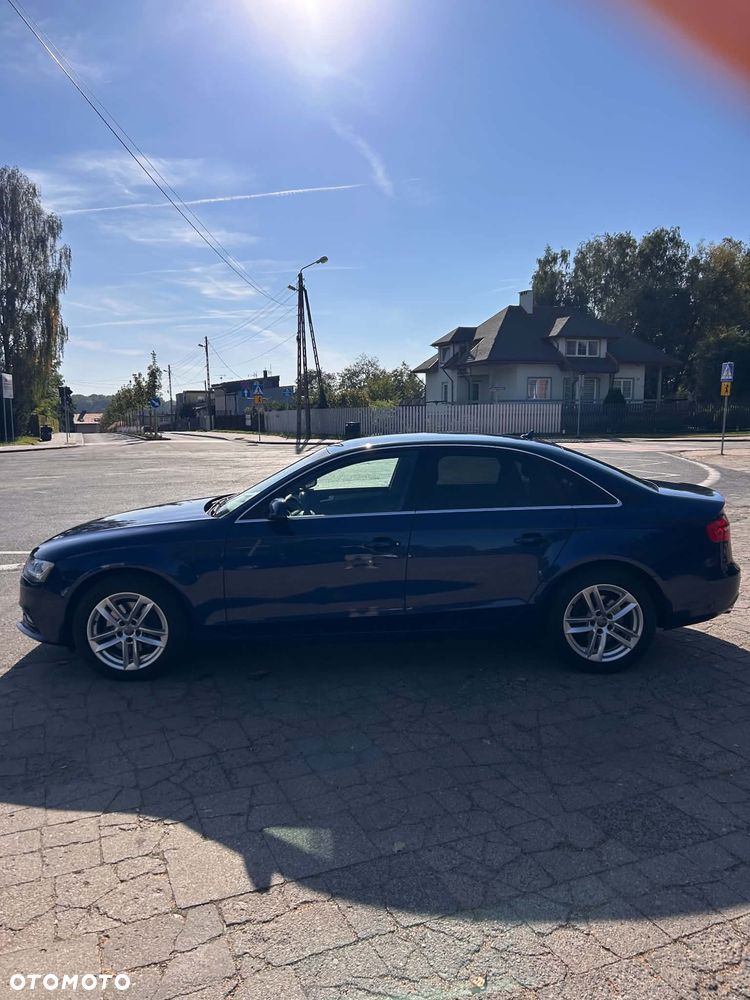 Audi A4 Limousine - 4