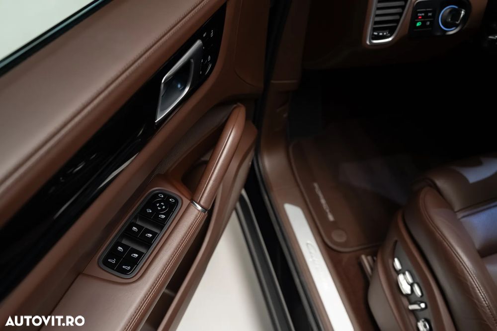 Porsche Cayenne - 13