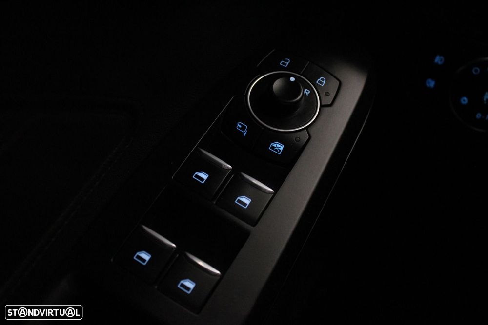 Ford Focus 1.0 EcoBoost MHEV ST-Line - 25