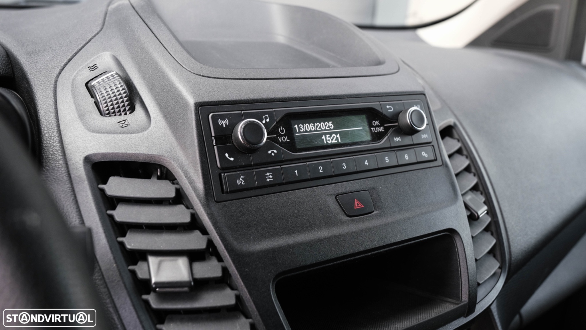 Ford Transit Connect Longa - 13