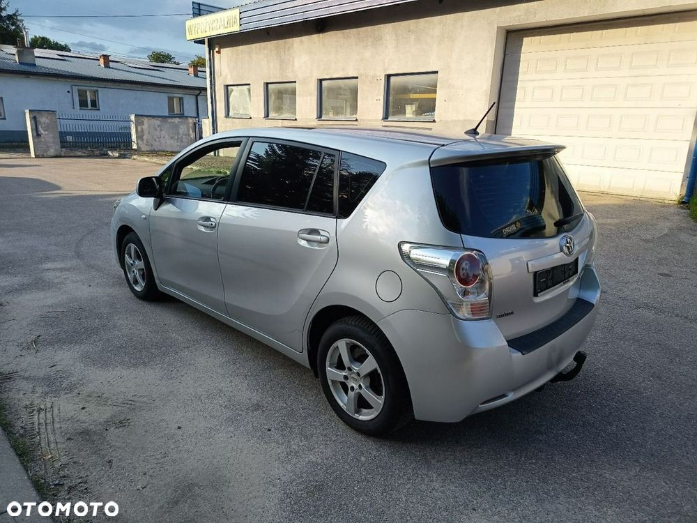 Toyota Verso - 4