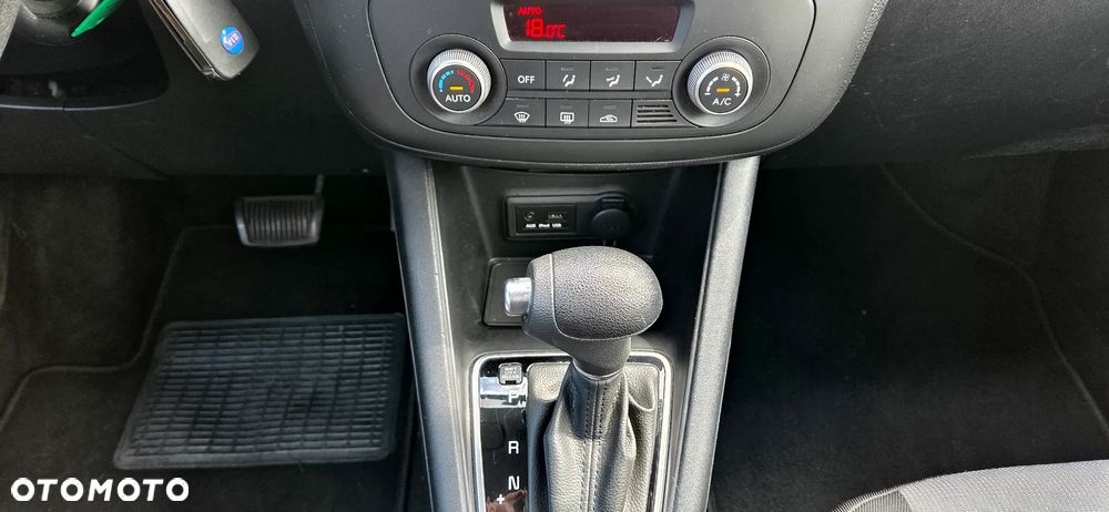 Kia Venga 1.6 CVVT Automatik Titanium Collection - 16