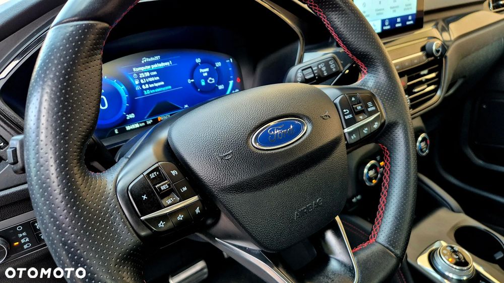 Ford Kuga Plug-in Hybrid ST-LINE - 25