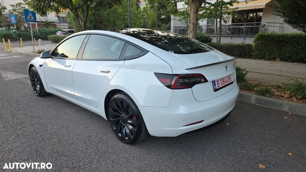 Tesla Model 3 Performance - 3