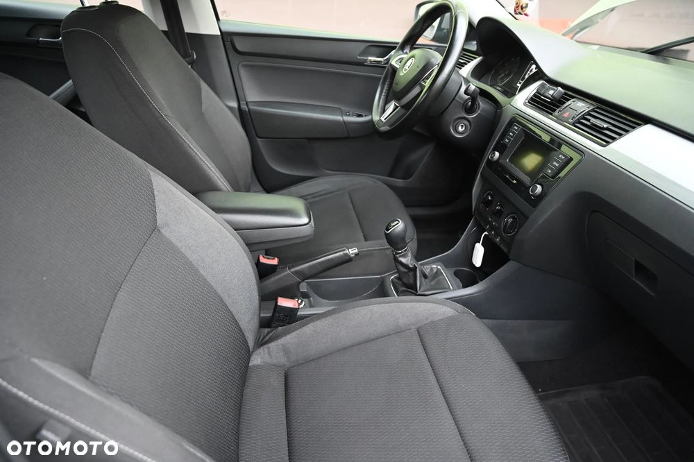 Skoda RAPID 1.2 TSI Ambition - 26