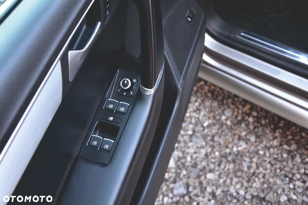 Volkswagen Passat 2.0 TDI Highline DSG - 26