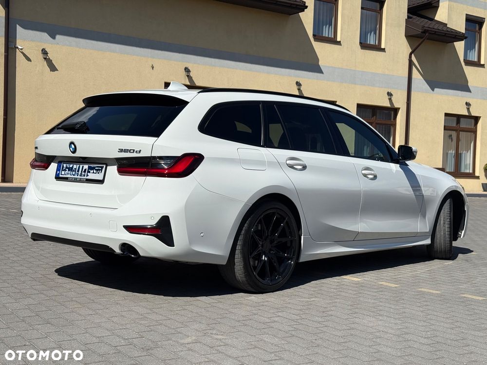 BMW Seria 3 320d xDrive Sport Line Shadow sport - 4