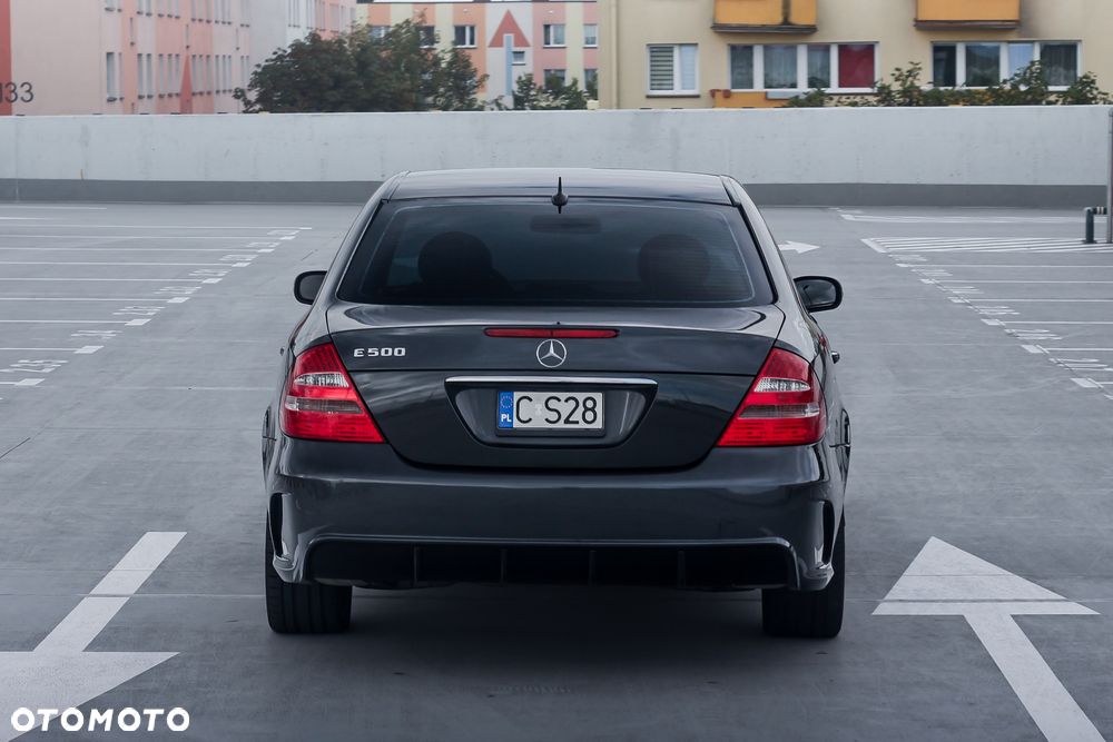 Mercedes-Benz Klasa E 500 Avantgarde Sport Edition - 17