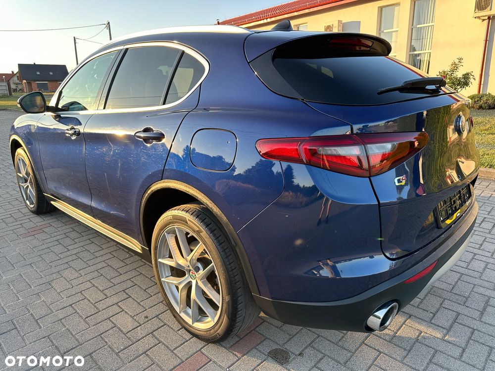 Alfa Romeo Stelvio 2.0 Turbo 16V AT8-Q4 Ti - 5