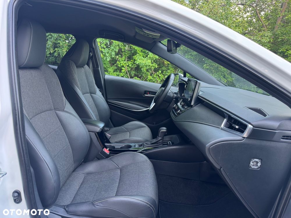 Toyota Corolla 1.8 Hybrid Executive - 26