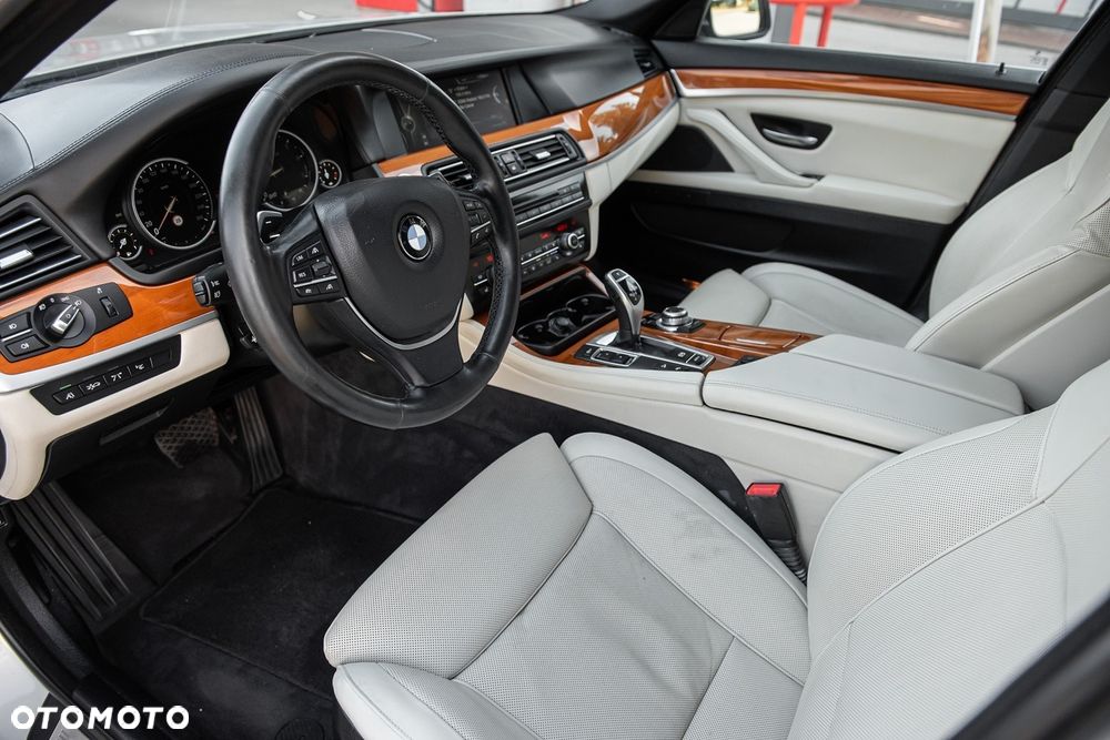 BMW Seria 5 535i xDrive Sport-Aut Luxury Line - 15
