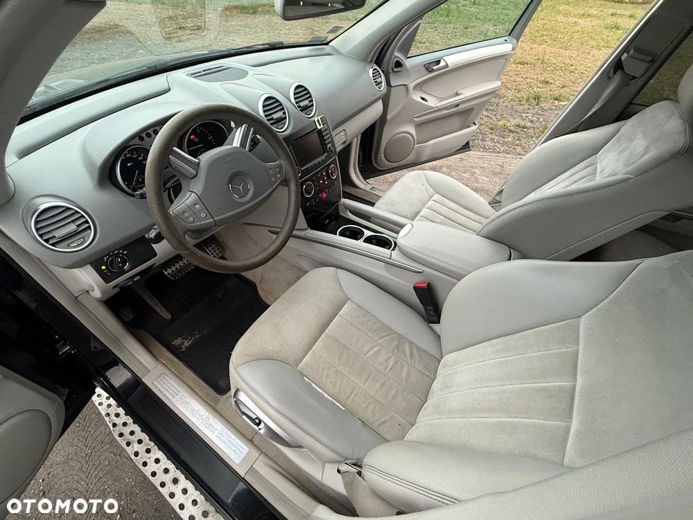 Mercedes-Benz ML - 11