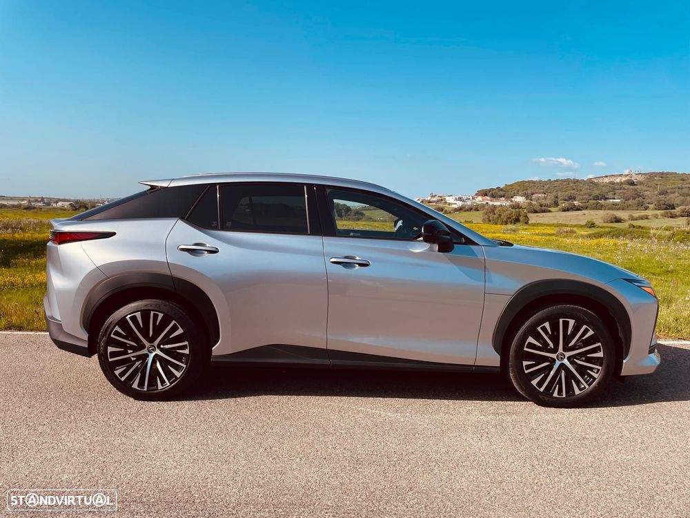 Lexus RZ 300e Premium - 5