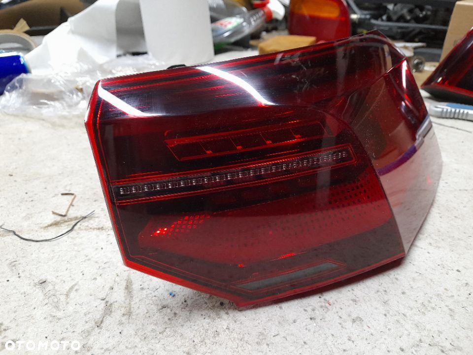 VW GOLF 8 VIII IQ LIGHT LED LAMPA TYŁ PRAWA TYLNA 5H0945208A - 2