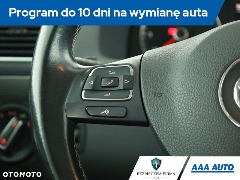 Volkswagen Touran - 19